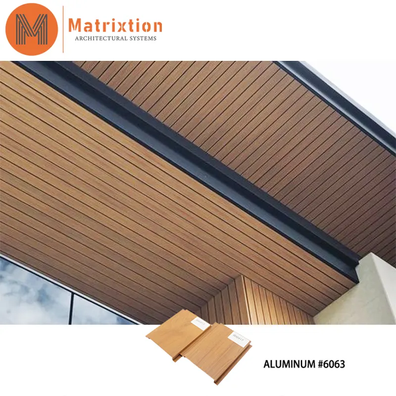 Sofitos de aluminio Fascia que parecen de madera Panel de techo de sofito externo para exteriores