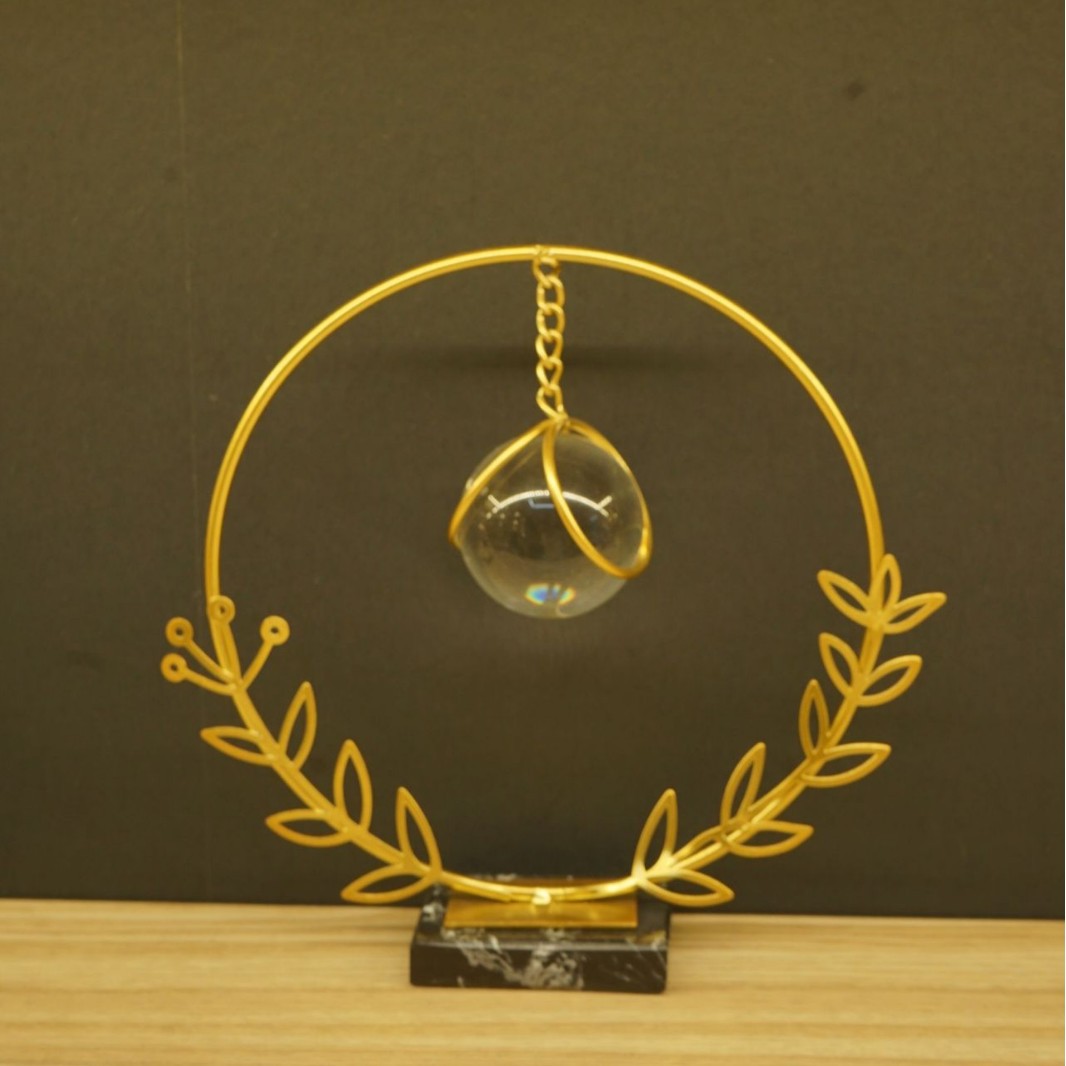 Round hanging ball ornaments