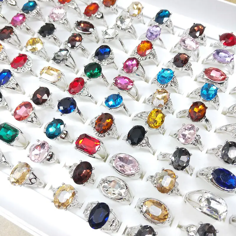 Anel de cristal de vidro colorido com pedras preciosas para mulheres, joia de festas com diamantes e zircônias, joia geométrica delicada, lote misto, 100 unidades/caixa