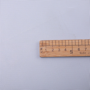 Tela de punto de urdimbre de poliéster 100%, malla cuadrada pequeña teñida para uso textil doméstico para mosquitera, tela de malla de punto, mosquitera - Product Image 4