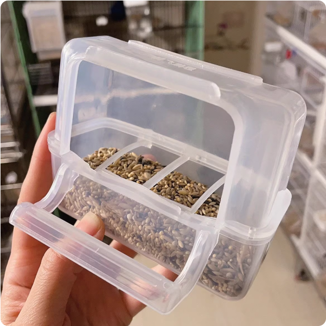 Boîte d'alimentation blanche, taille moyenne
