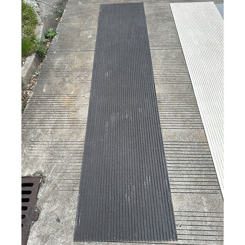 สีเทาเข้ม