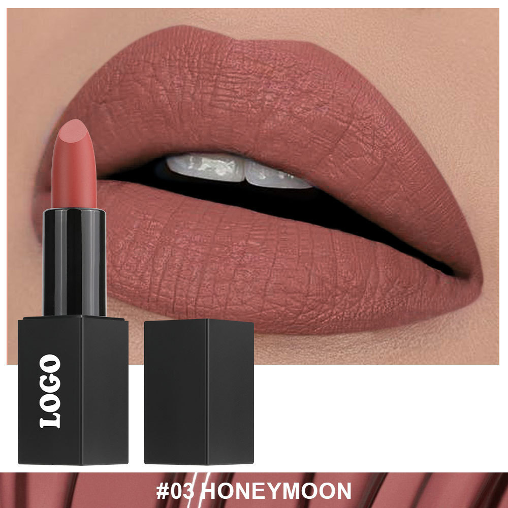 Lápiz labial mate tubo cuadrado negro 03