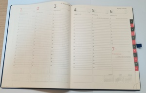 Planificador A4 personalizado de fábrica 2024 con correa elástica, diario, cuaderno negro, tapa dura, logotipo impreso, diario, cuaderno de notas 2024