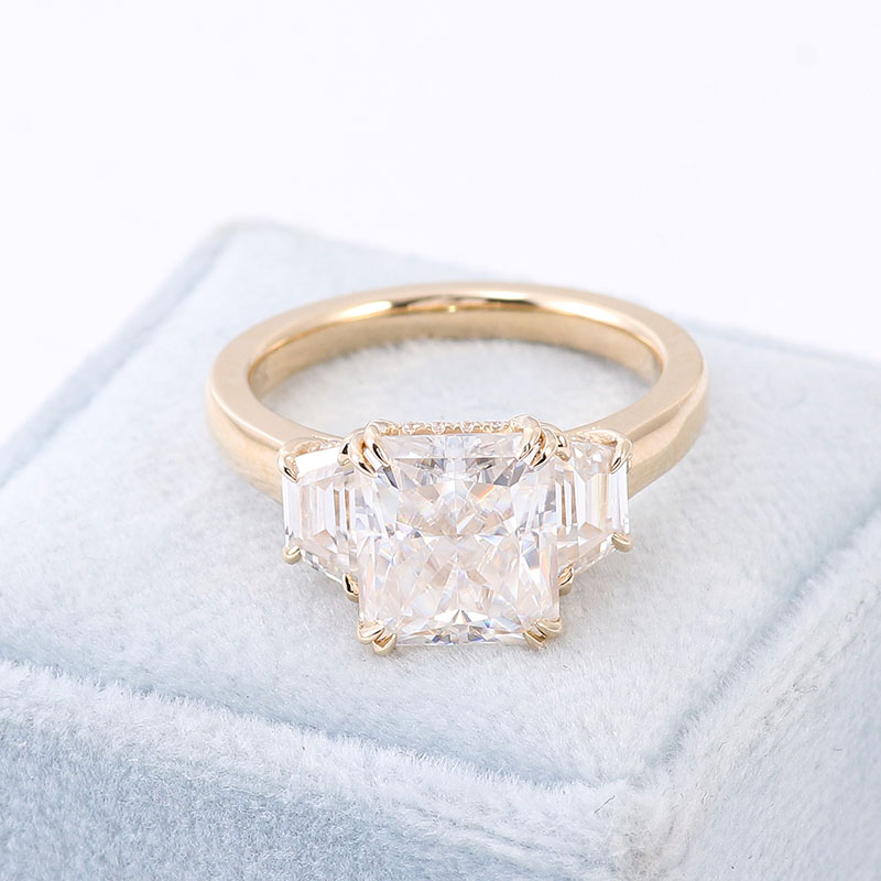 Bague en or 10 carats avec moissanite blanche et diamant