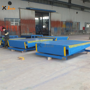 Ajuste de altura de plataforma elevadora para carga y descarga de mercancías en almacenamiento logístico de puente de embarque fijo hidráulico - Product Image 5