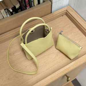 2025 basit nazik çok yönlü kişilik gündelik çanta niş tasarım şeker renk Crossbody fermuarlı çanta kapatma taşınabilir - Product Image 3
