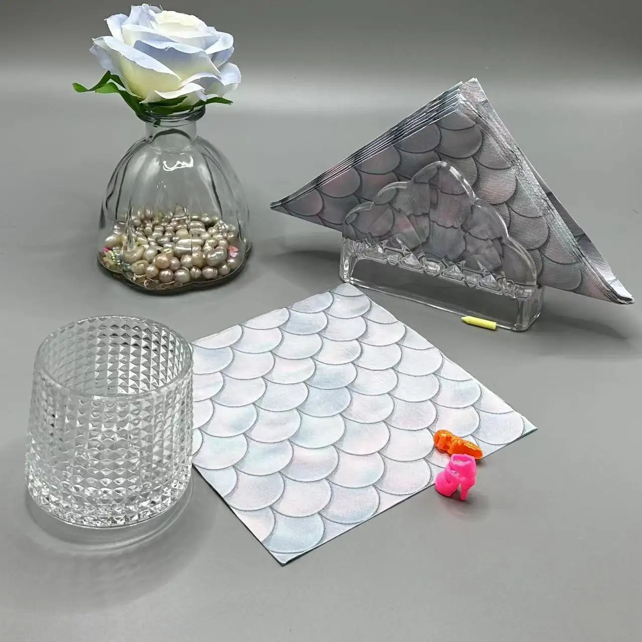 Khăn giấy in chất lượng cao được tùy chỉnh với nhiều mẫu và hình dạng khác nhau
