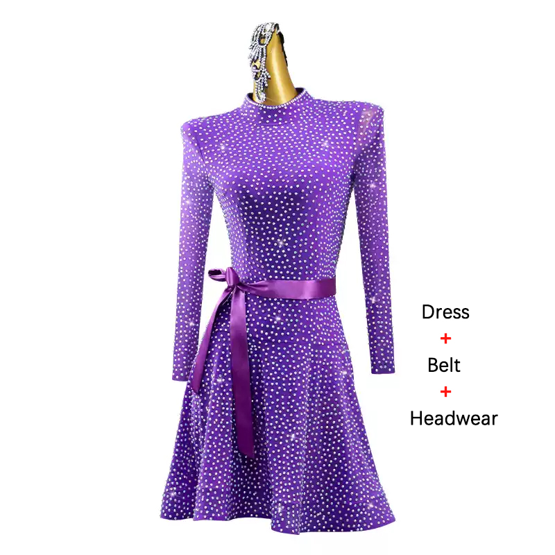 Robe violette + ceinture + couvre-chef