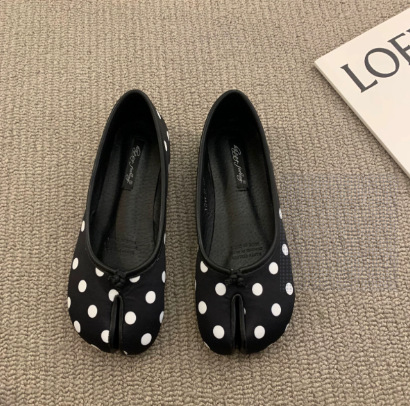 Noir à pois