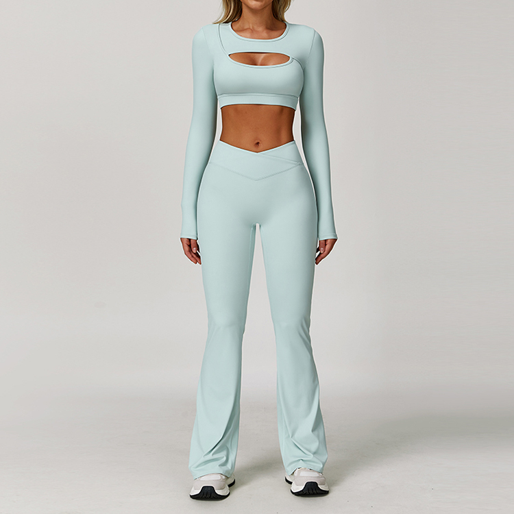 Top verde + pantaloni svasati