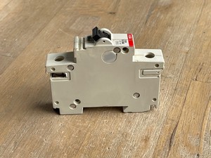 Nuovo e originale Plc S281 K25A interruttore 25A 1 polo 230400V PLC Controller di programmazione - Product Image 3