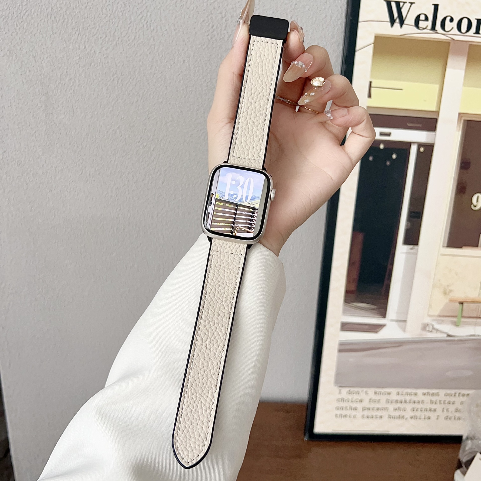 สีกากีอ่อน