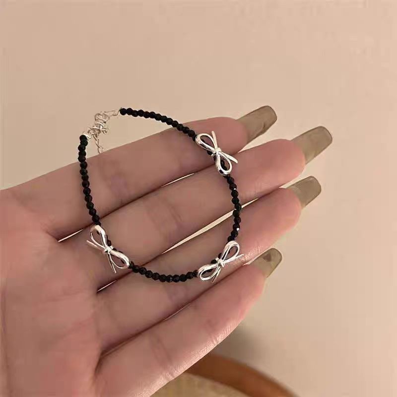 Bracelet noeud en cristal noir