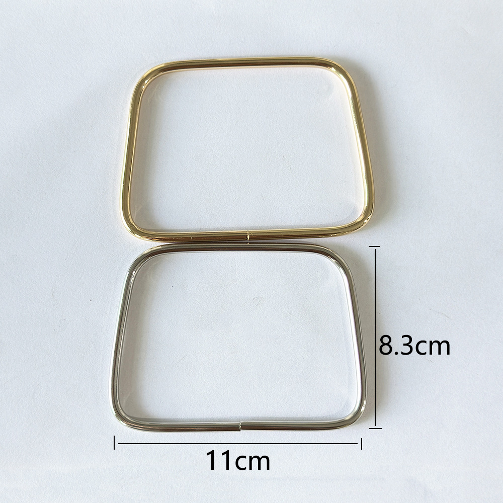 Carré; 11*8.3 cm