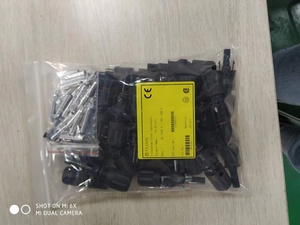 TLIAN Made In China IP68強力防水太陽光発電ソーラーパネルケーブルコネクタ