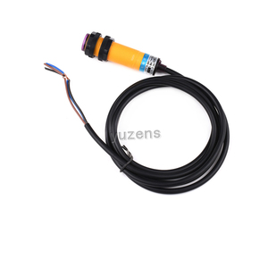 Interruptor fotoeléctrico con Sensor de infrarrojos, sensor de reflexión difusa NPN, generalmente abierto, tres cables - Product Image 1