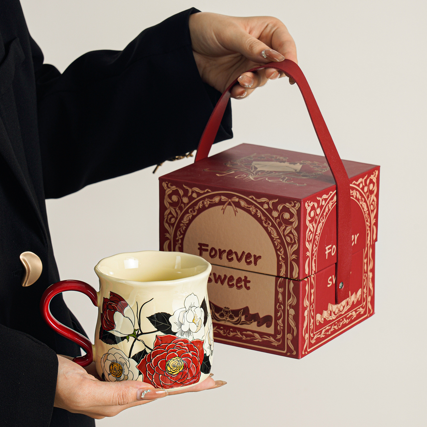 Caja de regalo roja "Paraíso de Rosas - Alegría Feliz"
