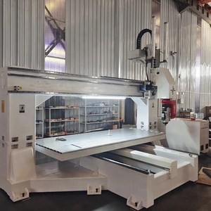 Enrutador de máquina CNC de 5 ejes con función ATC para molde de madera - Product Image 1
