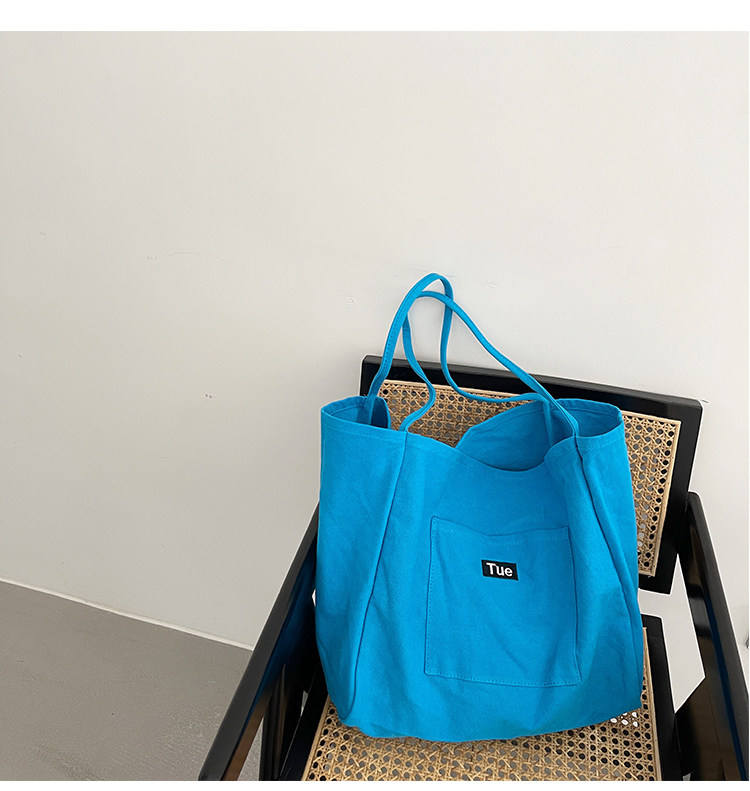 วันอังคารสีฟ้า