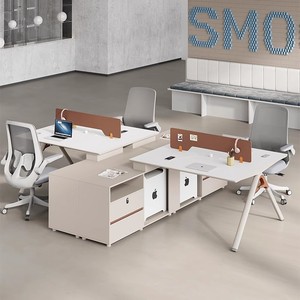Escritorio de personal simple y moderno, pantalla para cuatro o seis personas, muebles de oficina, mesa de ordenador para uso en edificios de oficinas - Product Image 3