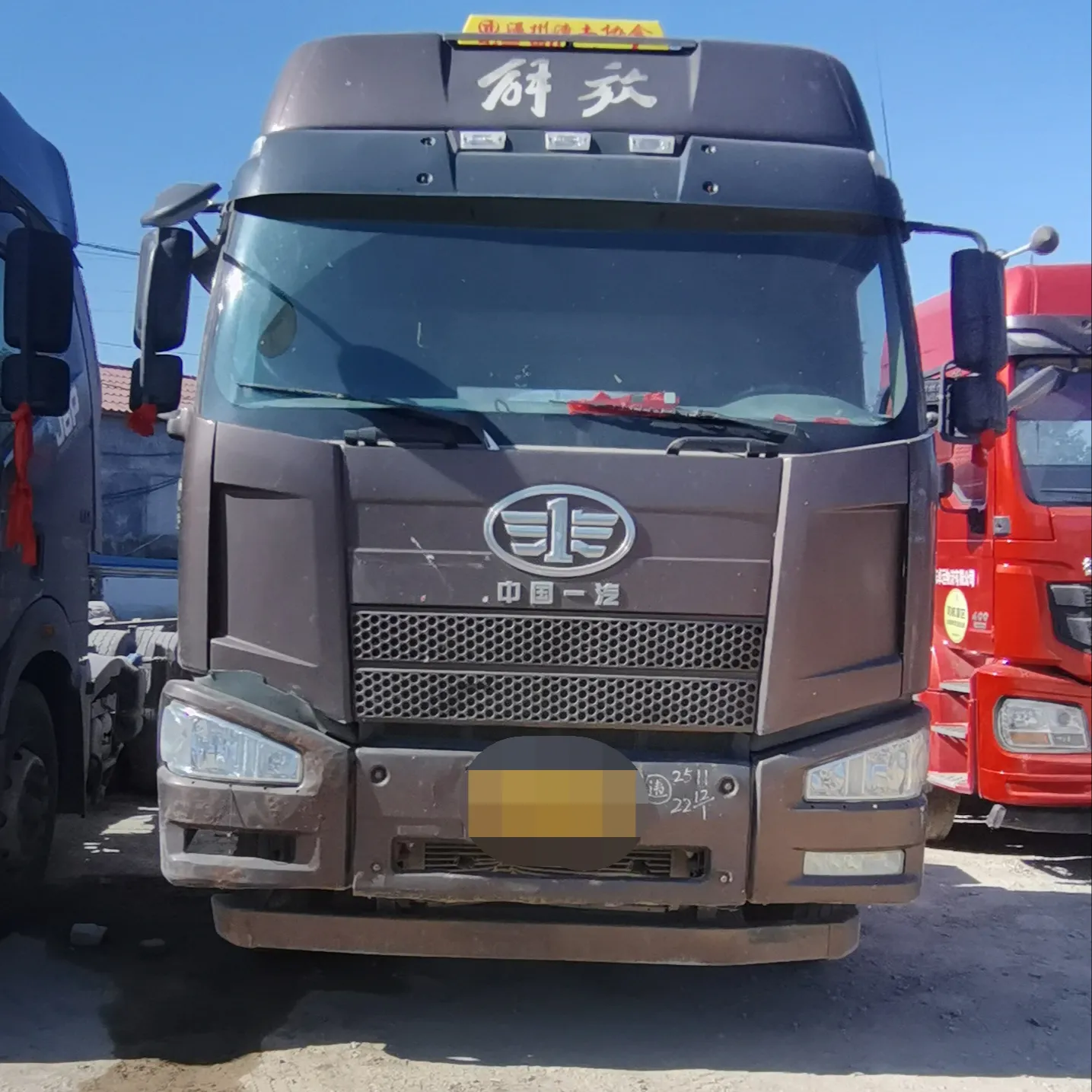 Caminhão em segunda mão Jiefu J6P460 tractor cavalos exportação vendas