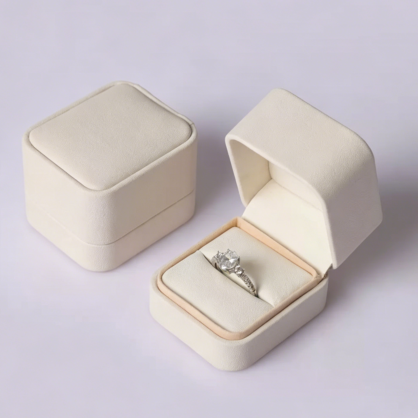 Boîte à bagues beige