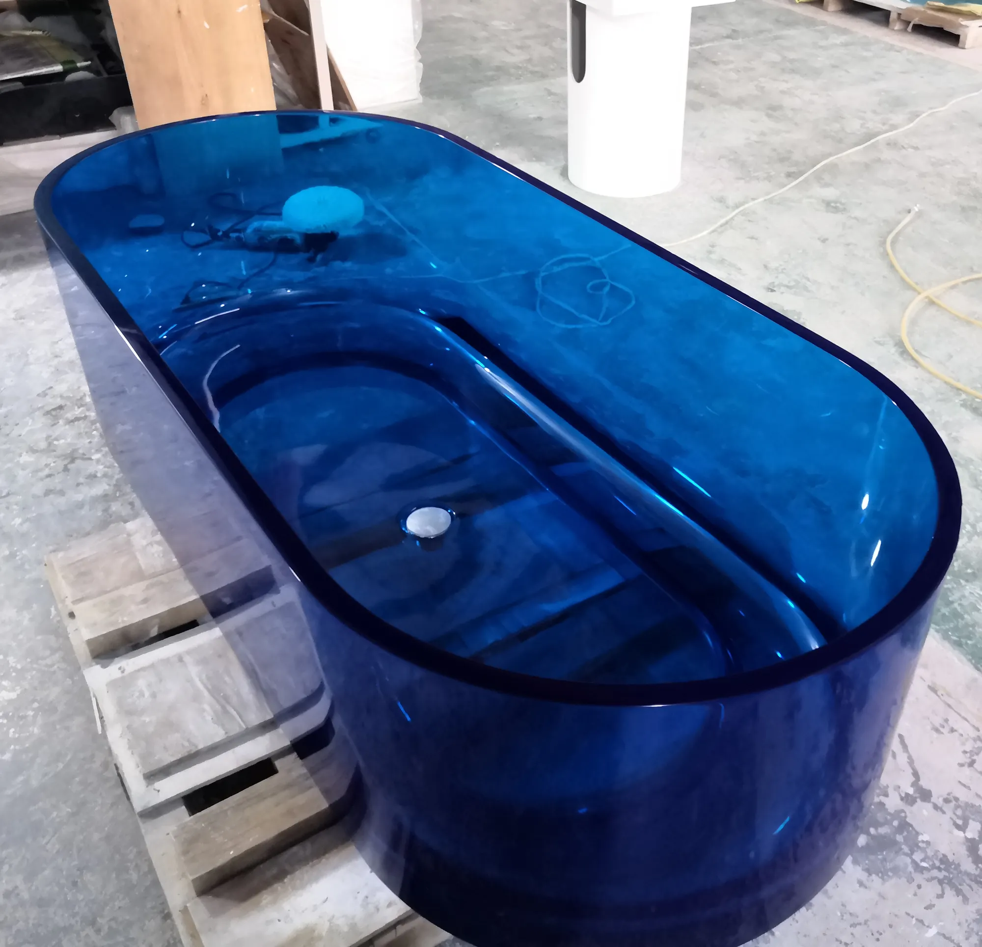 Solida superficie traslucida blu reale cristallo trasparente pietra pietra vasca da bagno bagno vasca trasparente freestanding vasche idromassaggio