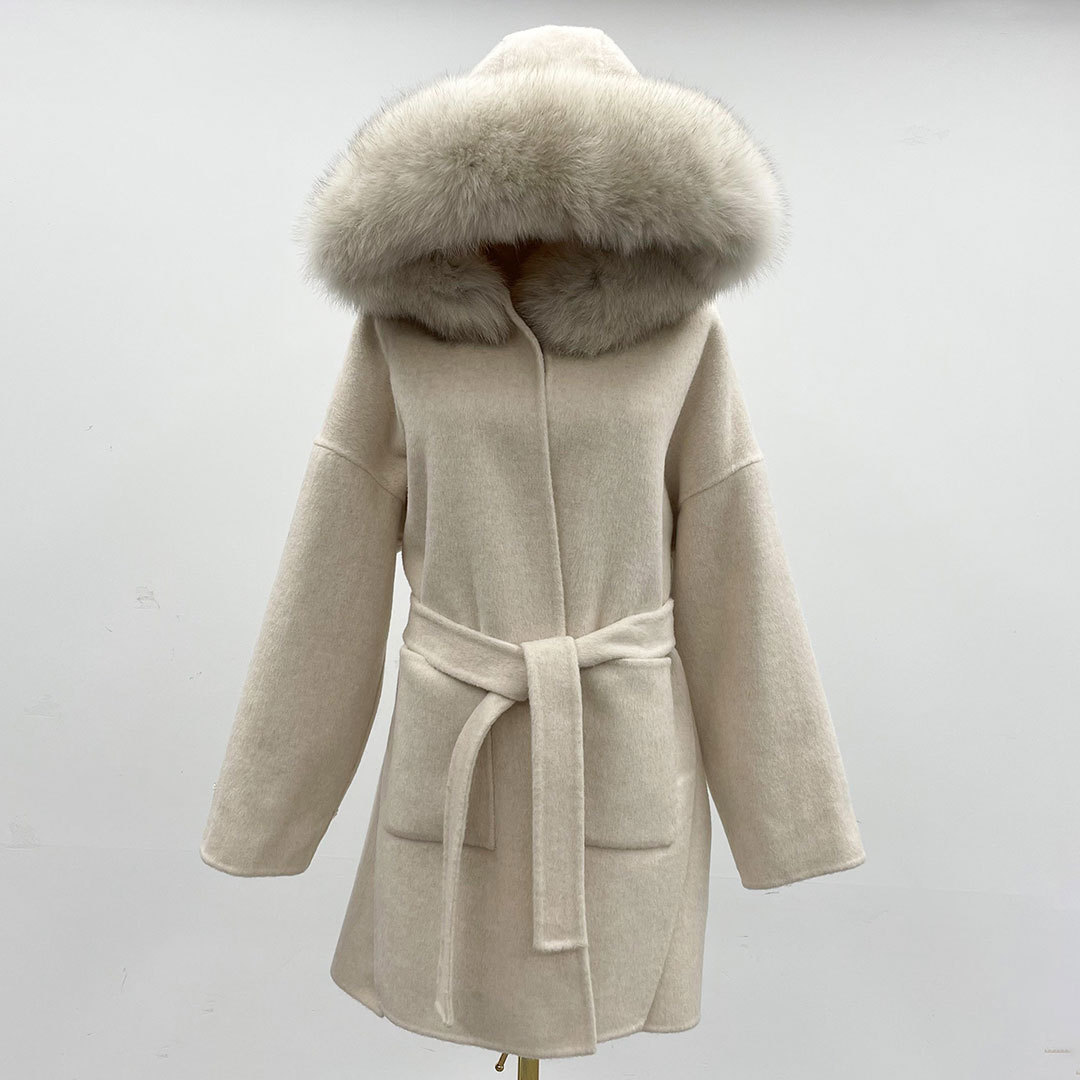 Bianco-beige chiaro