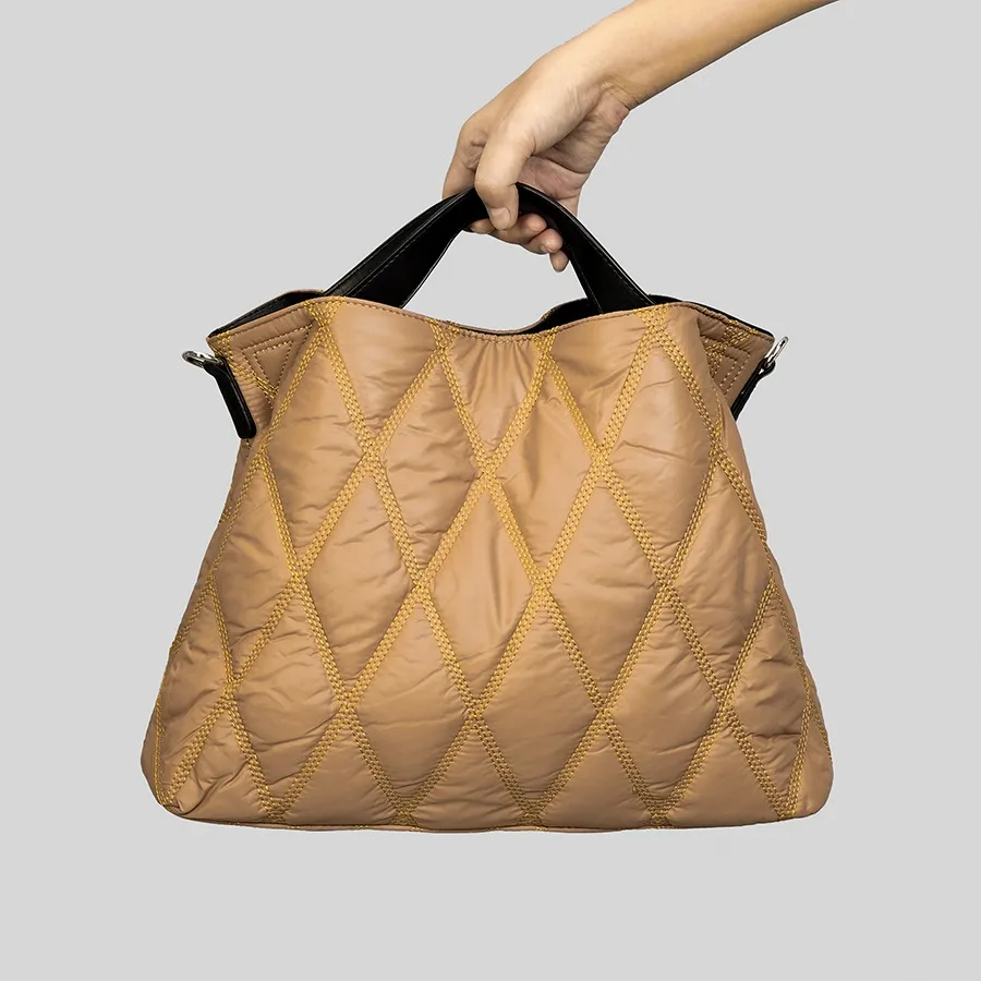 Fábrica melhor vendedor 2022 mulheres mão saco nylon tote bag grande capacidade nylon tote puffer bag atacado