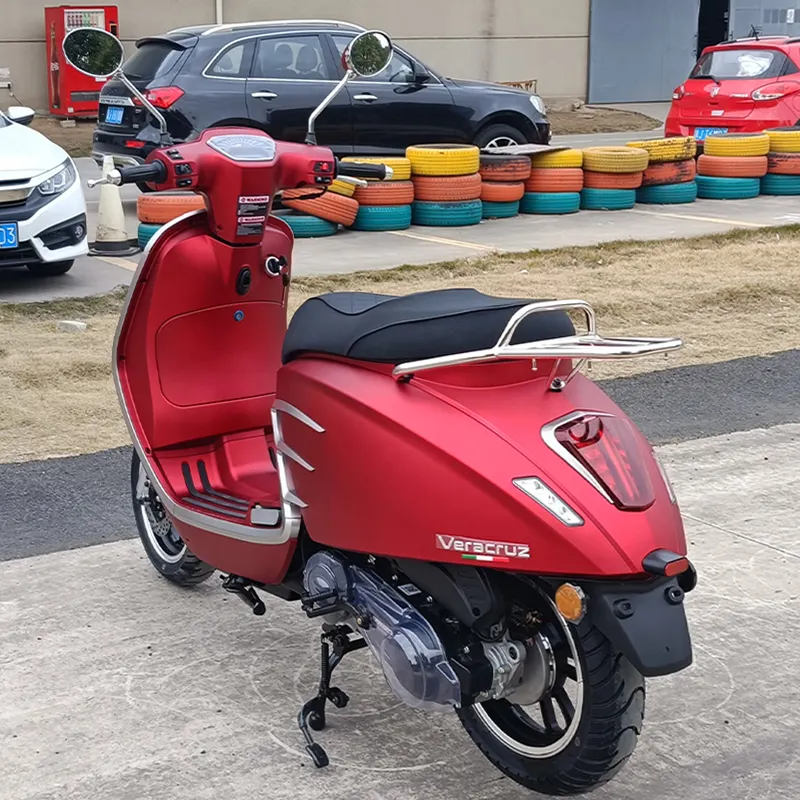 Eec sertifikası ve yurtdışı depo yetişkin 150cc yakıtlı motosiklet benzinli Scooter ile Scooter gaz satılık