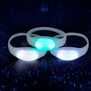 800 mét DMX512 Đảng tổ chức sự kiện nhóm điều khiển LED dây đeo cổ tay sáng lên Vòng đeo tay với điều khiển từ xa - Product Image 5