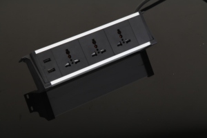 Tira de escritorio de EE. UU. Debajo de los enchufes ocultos del borde de la mesa con 3 salidas y salida de tira de alimentación de montaje USBA + C - Product Image 5