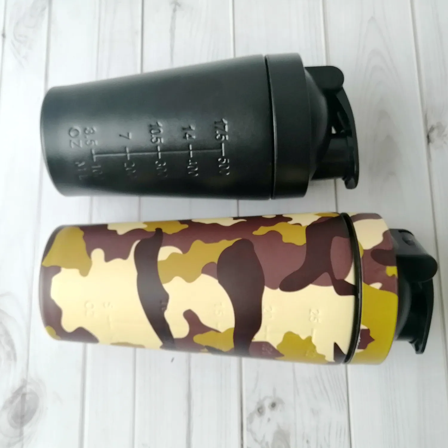 Bán Buôn Sản Phẩm Mới Thể Thao Màu Đen Thép Không Gỉ Protein Shaker Chai Nước Phòng Tập Thể Dục Shaker Cup