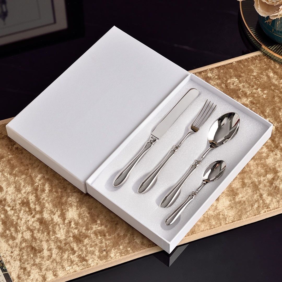 ชุดเครื่องเงิน 4 ชิ้น