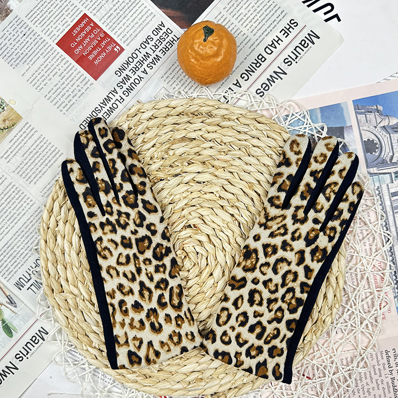 MM20708 #4 leopard colored 4