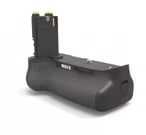 New Meike Wireless <strong>Control</strong> Battery Grip for Canon <strong>EOS</strong> 7D Mark II Compatible with 7D Mark II DSLR Camera - Product Image 2