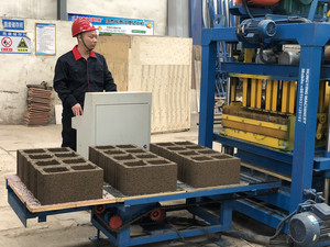 Precio de fábrica Máquina automática de fabricación de bloques \ Máquina de ladrillos \ Máquina de bloques - Product Image 2