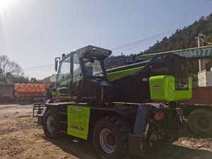 Plataforma de trabajo aéreo ZTH4525R: 4,5 T de carga a 24,8 m de altura con versatilidad inigualable - Product Image 3