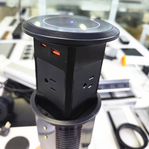 ซ็อกเก็ตยกไฮดรอลิก USB Type-C ชาร์จไร้สายอเนกประสงค์ /us/tl/cn/uk IP55ยกกระชับช่องป้องกันการหยิกอัตโนมัติ - Product Image 2