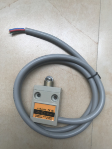 D4C-1202 Compact Enclosed Roller Plunger <strong>Limit</strong> Switch 5A 250VAC Water Proof IP67 Micro Switch with 3m Cable <strong>Length</strong>