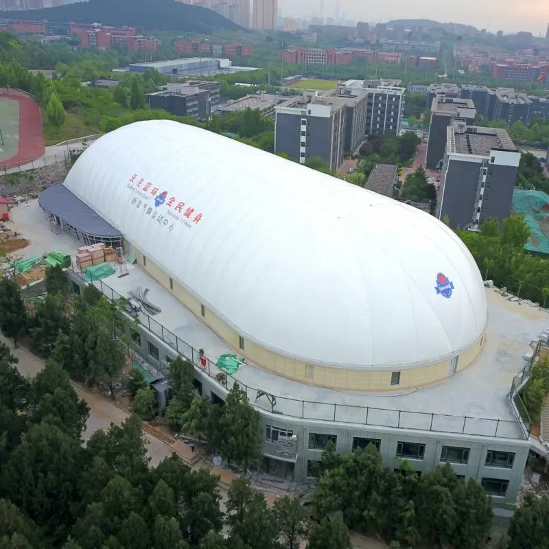 Tenda kubah olahraga tiup udara mewah luar ruangan mewah besar serbaguna kustom untuk tenis basket sepak bola Golf