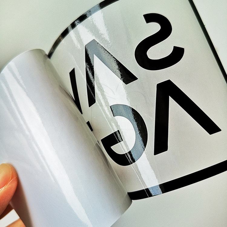 Ejemplo de color B de Clear Sticker