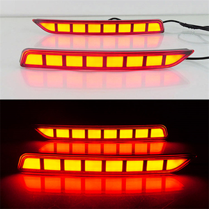 LEDリアバンパーフォグライトリフレクターテールブレーキターンシグナルランプforChevrolet chevy Suburban 2020 2021 2022 2023