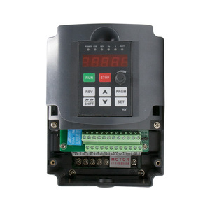 Entrada única de 220v, salida de 380v 4KW 4HP-18A Unidad de frecuencia Variable VFD inversor VSD control de velocidad para enrutador CNC