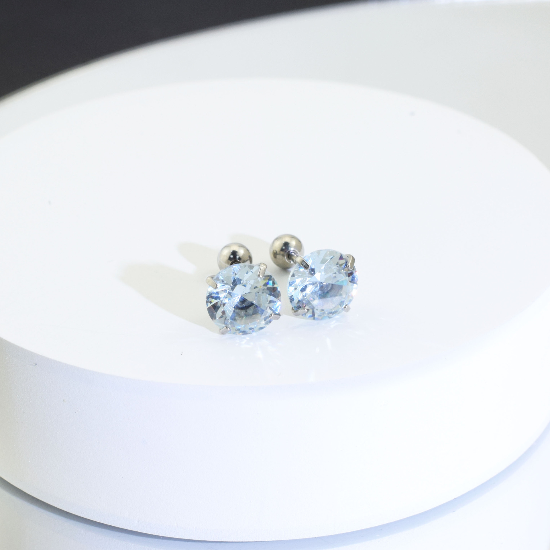 E057-White Zircon Stud Earring (1 Piece)