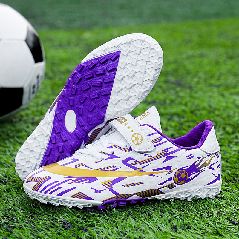 White/Moonlight Gold (Turf Studs)