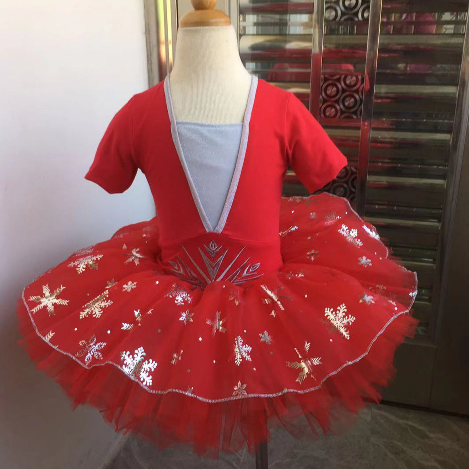 Rojo-nuevo estilo elsa