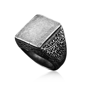 SS8-504R Baja Prajurit Kustom Fashion Perhiasan Cincin Batu Persegi Desain Cincin Punk Kotak Cincin Persegi untuk Pria