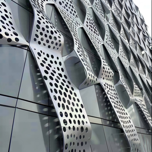 Personalizzato moderno sistema di rivestimento esterno 3D facciata in alluminio a prova di umidità superficie decorativa in legno facile installazione ad incastro